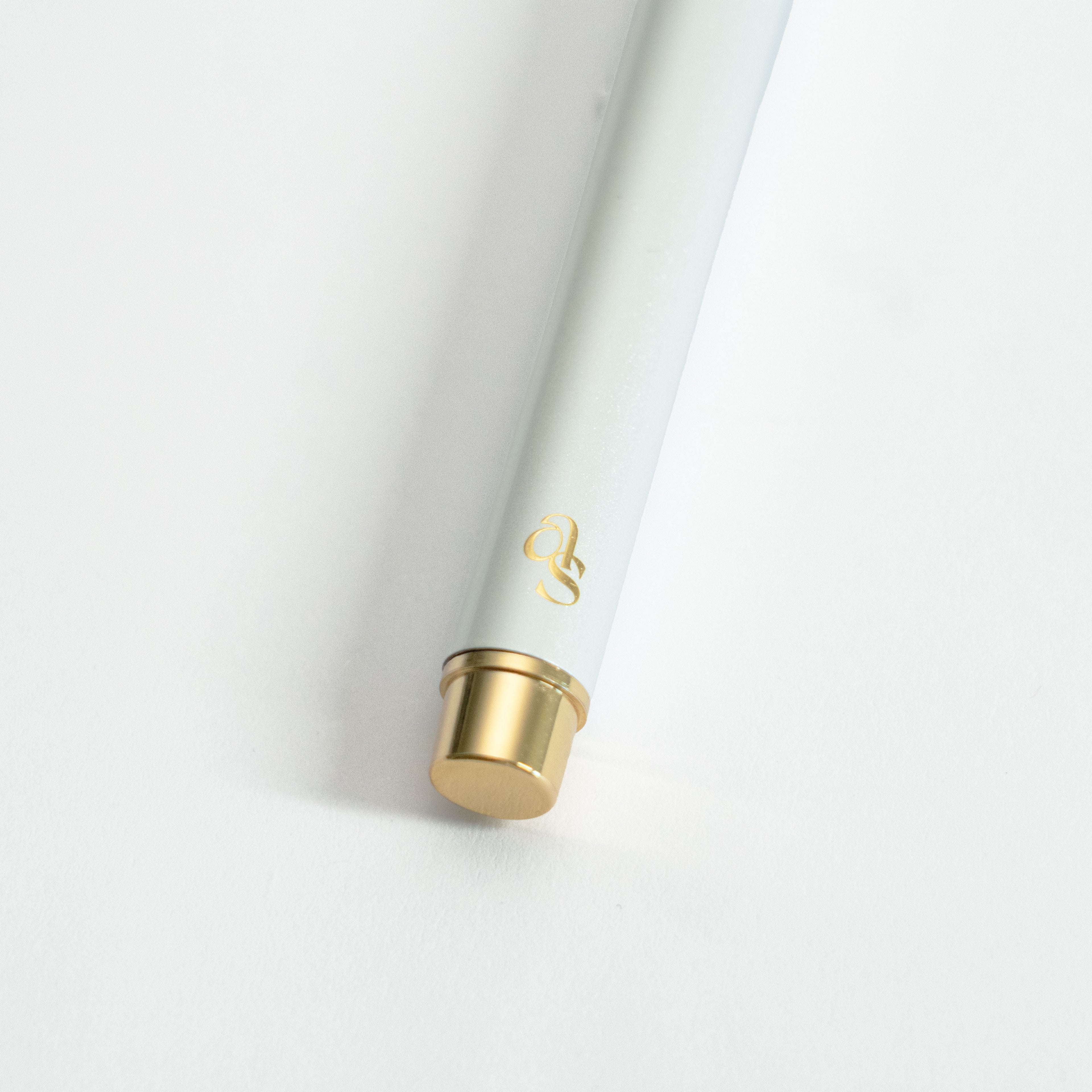 Signature Refillable Gel Pen | Pearl White